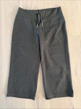 lululemon athletica Girls' Dark Gray Pull-On Sweat Capri Pants